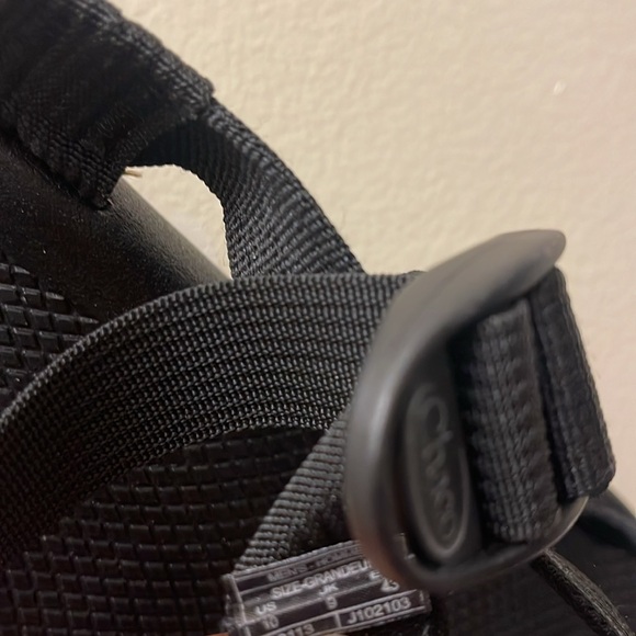 Men Chaco Sandals - size 10 - Picture 10 of 10